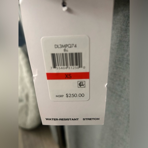 DKNY Women's Down Hooded Puffer Coat Size XSmall Color: Thistle - Picture 8 of 10